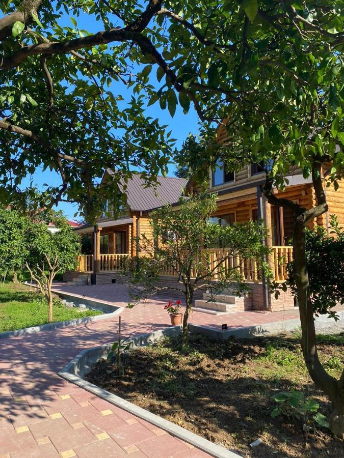 Guest House On Angisa Batumi Exterior foto