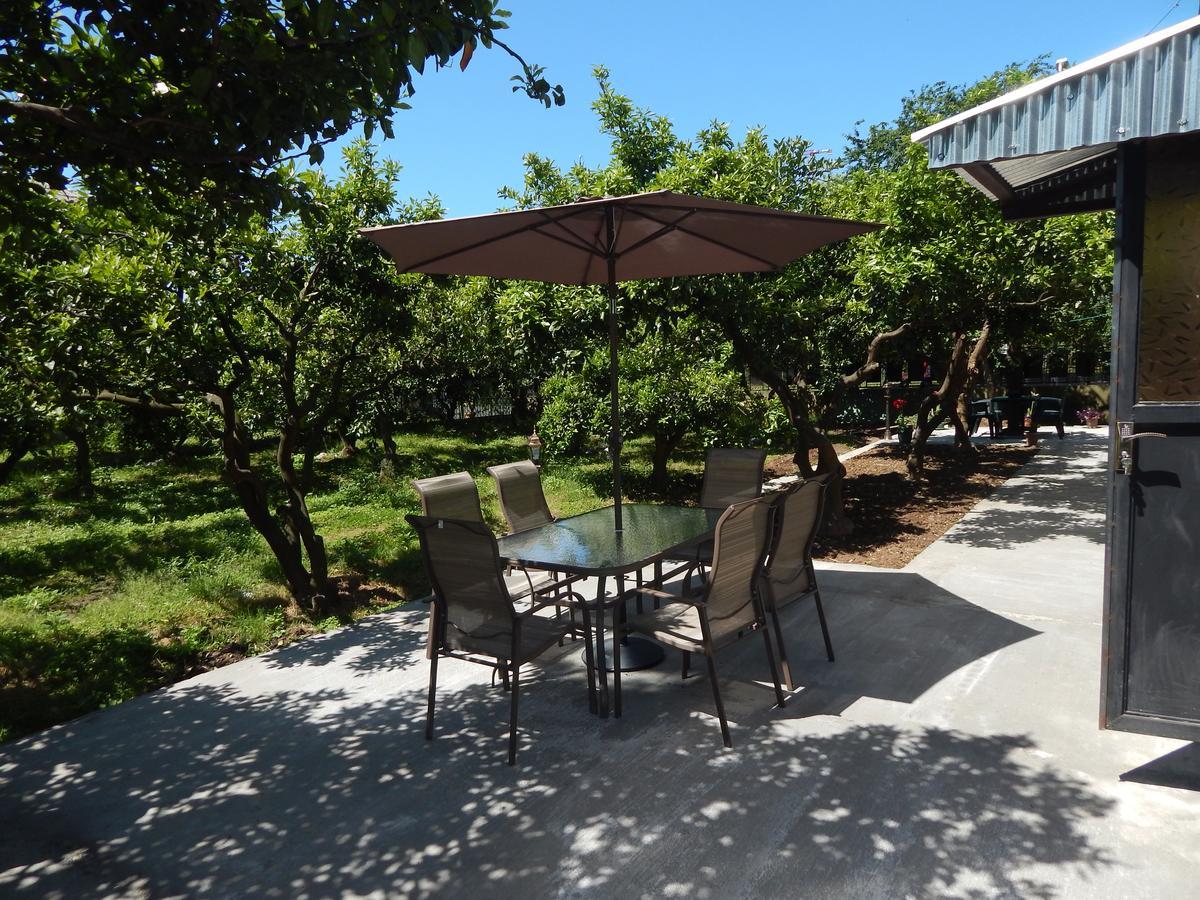 Guest House On Angisa Batumi Exterior foto