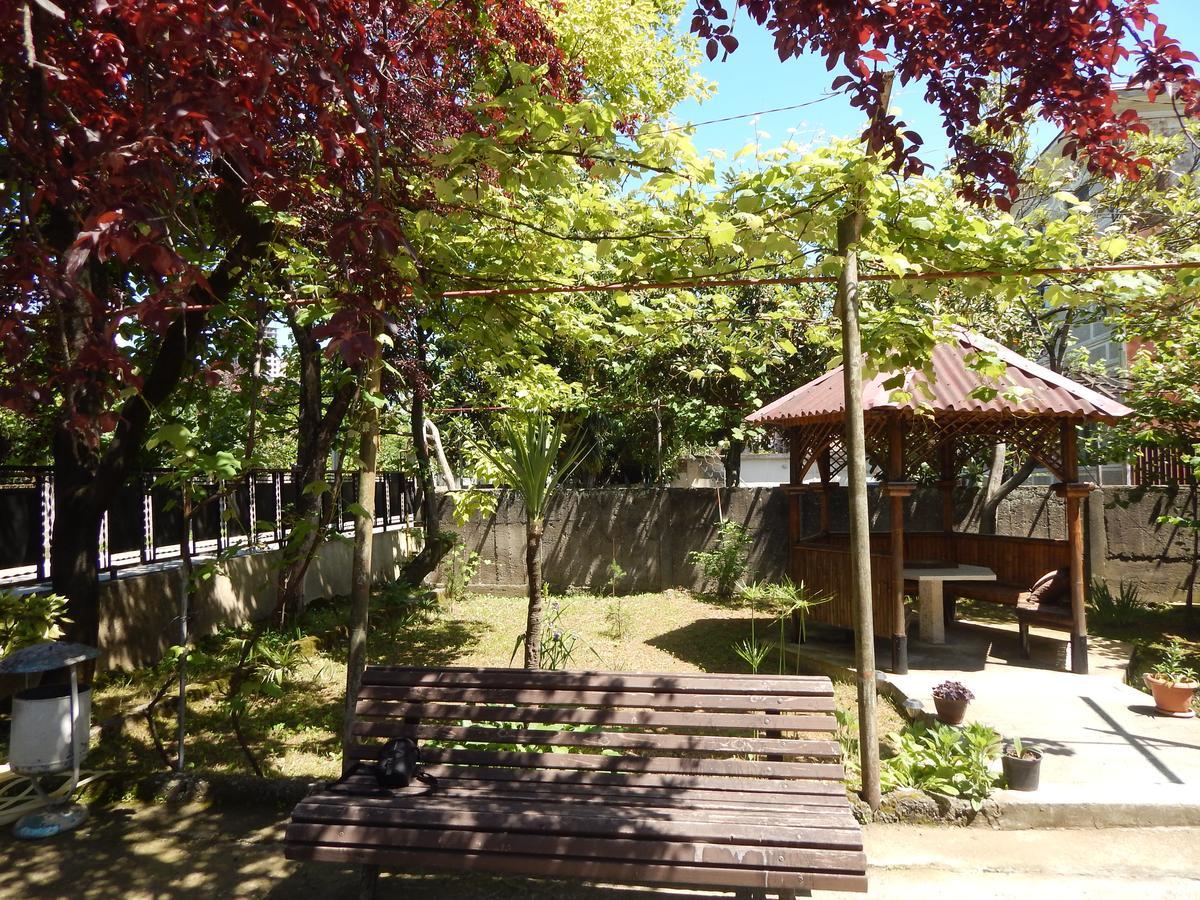 Guest House On Angisa Batumi Exterior foto